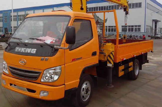 歐鈴牌藍牌隨車起重運輸車